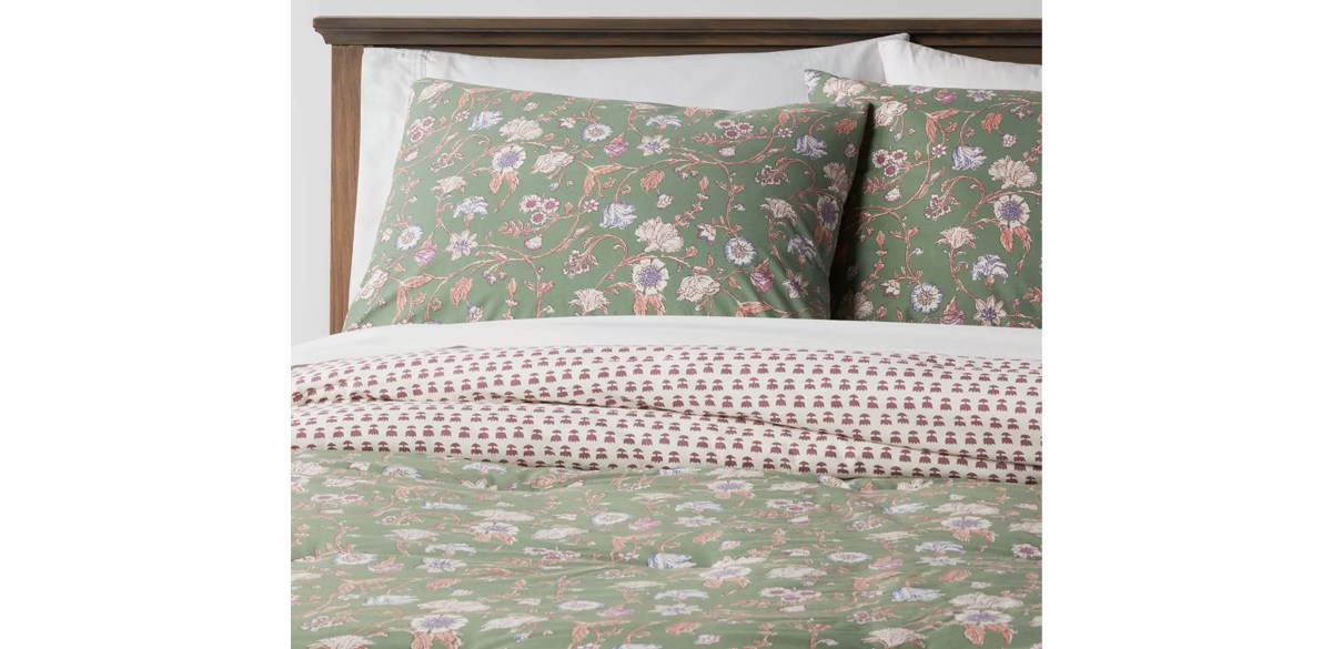 Boho Reversible Printed Comforter &amp; Sham Set Green Floral - Threshold