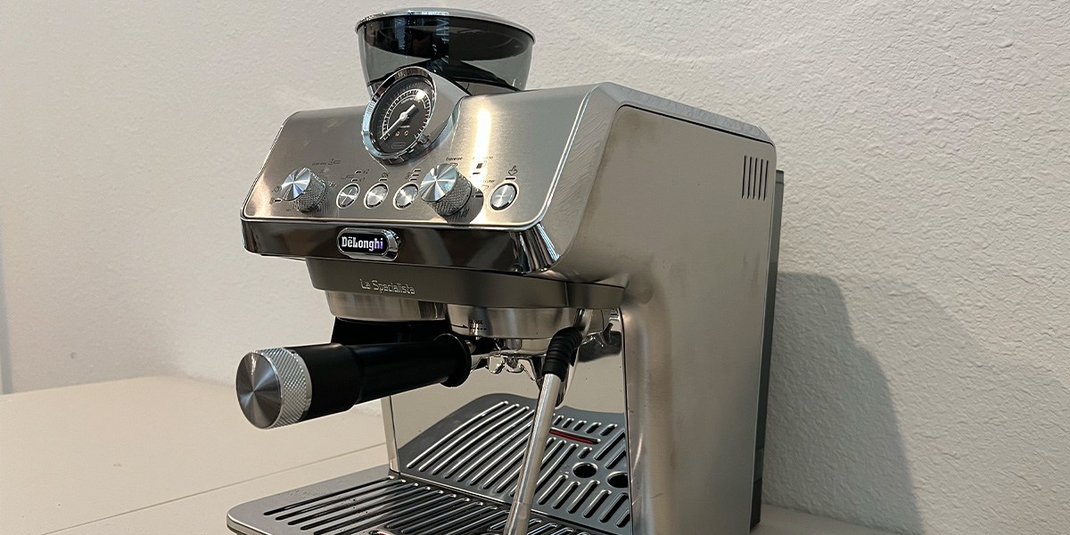 Angled view of De’Longhi La Specialista Arte Evo on countertop Angled view of De’Longhi La Specialista Arte Evo on countertop