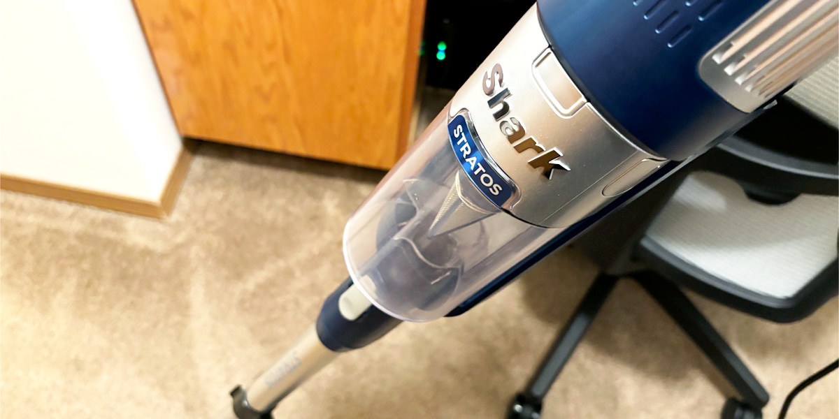 Shark Stratos UltraLight Corded Vacuum HZ3002 on carpet Shark Stratos UltraLight Corded Vacuum HZ3002 on carpet