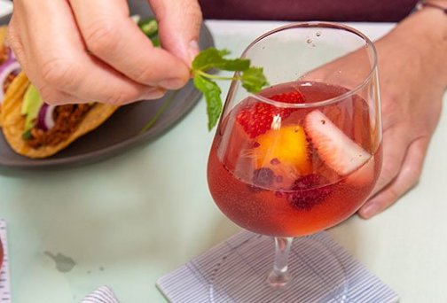 Easy cocktail and nonalcoholic recipes for refreshing summer drinks