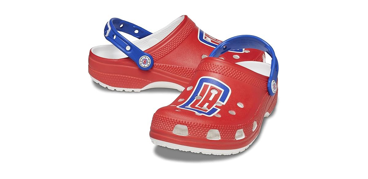 Crocs Unisex-Adult Classic Collegiate Clogs