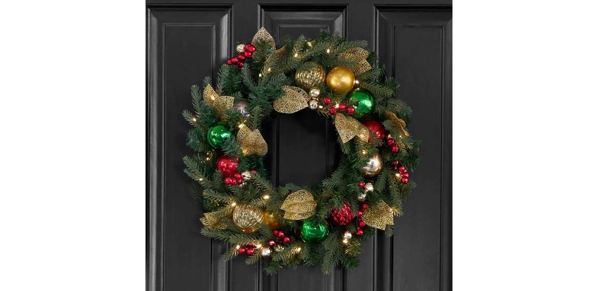 Outdoor Merry and Bright Foliage