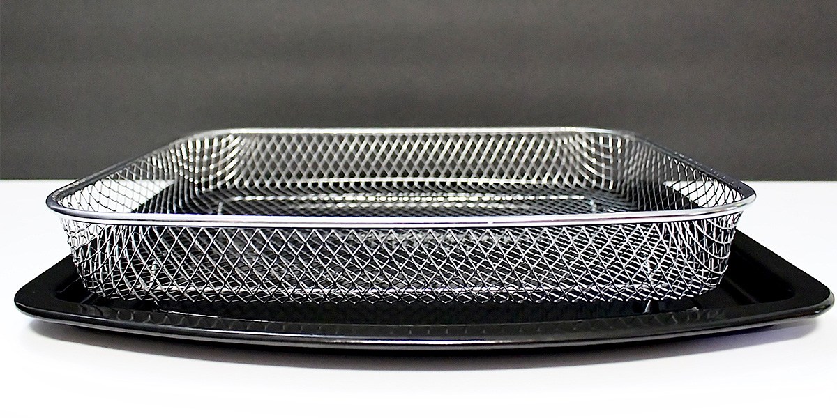 Instant Omni 18-Liter Air Fryer Oven basket